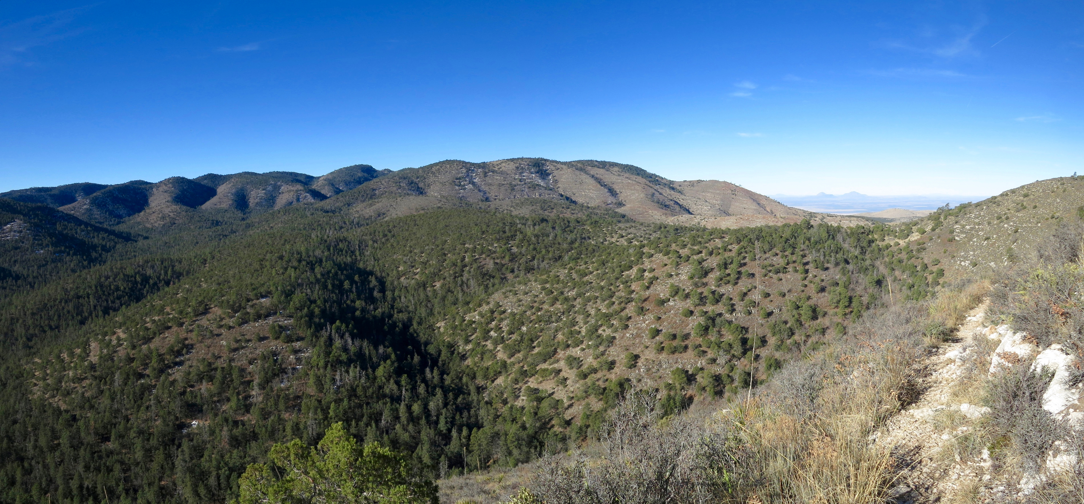 the-western-rim-across-the-bowl